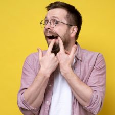 Five Signs That You Need Emergency Dental Care and What to Do